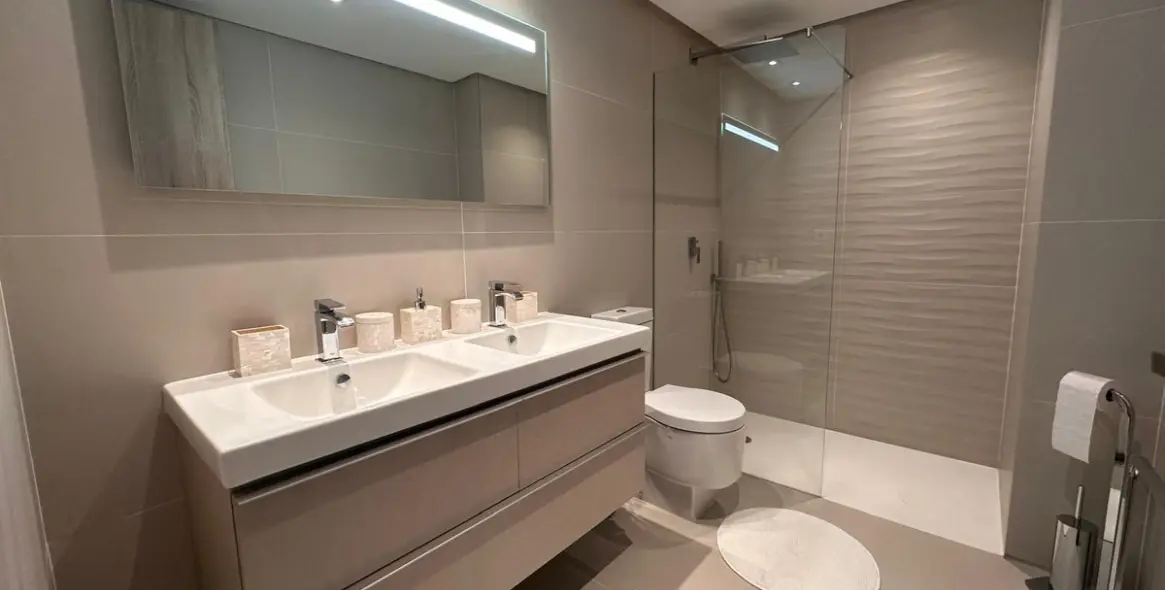 Venta de apartamento en planta baja en Benahavís 17