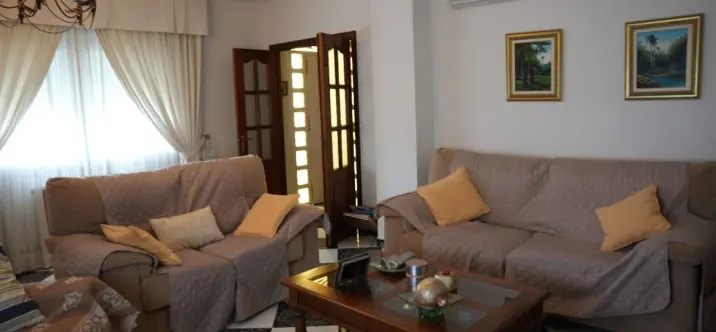 Detached villa R5208757 1