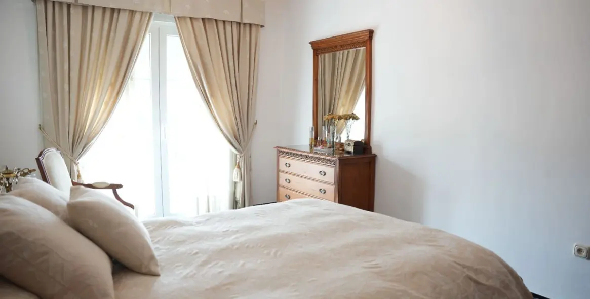 Sale of detached villa in Arroyo de la Miel 11