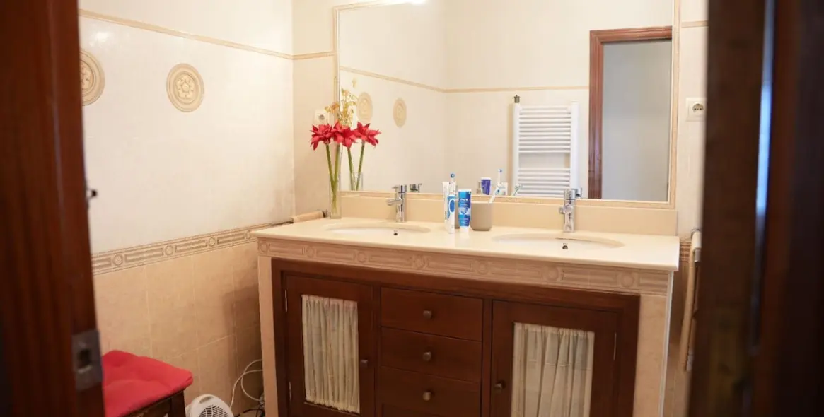 Sale of detached villa in Arroyo de la Miel 18