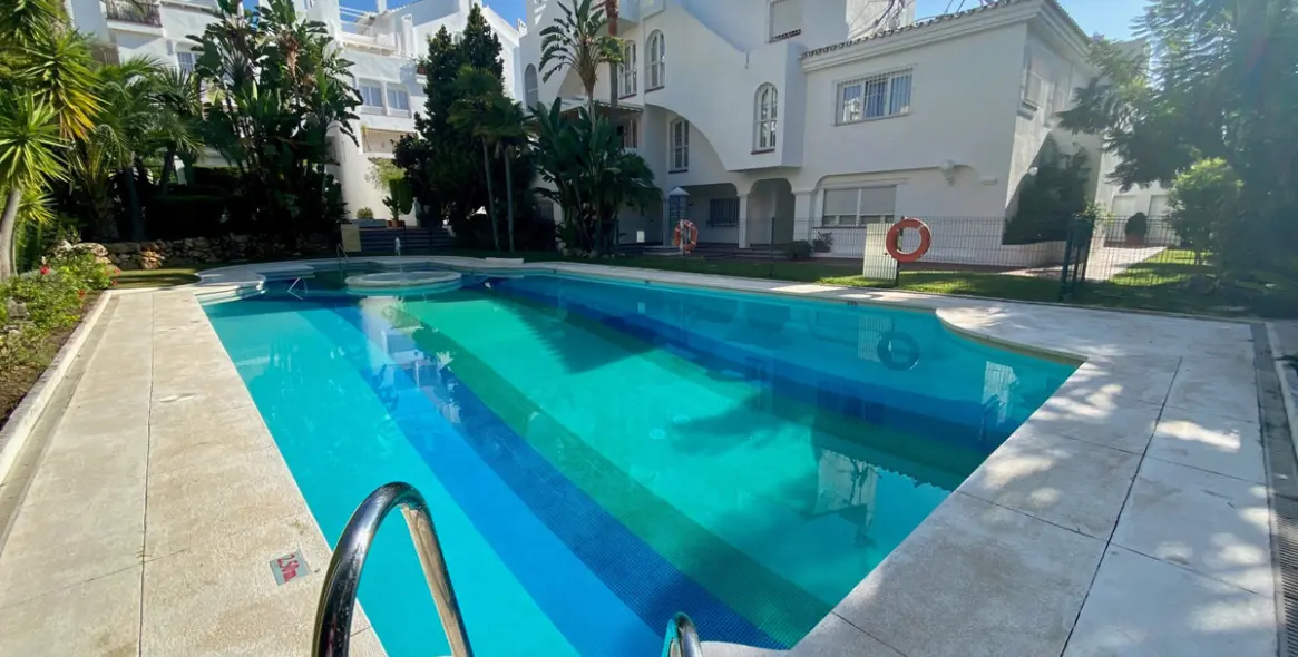 Long-term rent of middle floor apartment in Nagüeles 1