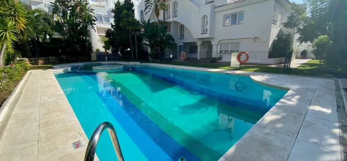 Long-term rent of middle floor apartment in Nagüeles 0