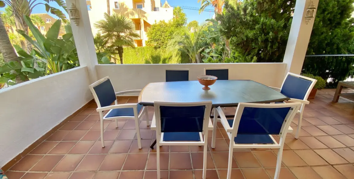 Long-term rent of middle floor apartment in Nagüeles 2