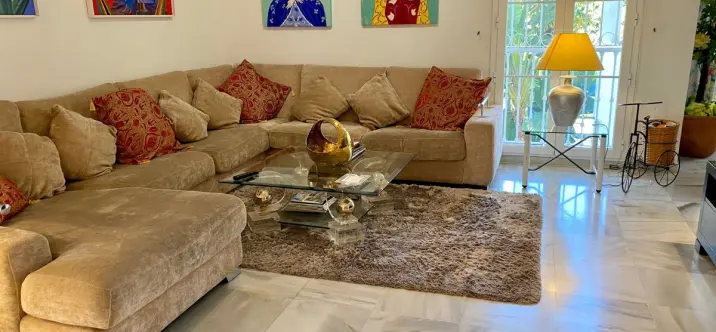 Long-term rent of middle floor apartment in Nagüeles 2