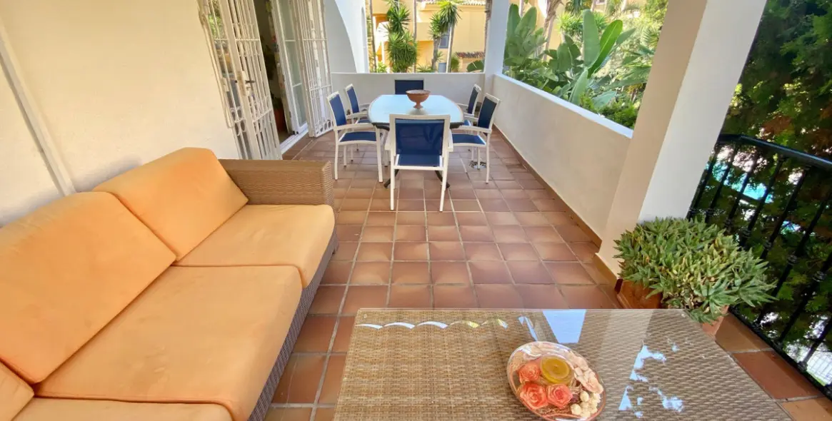 Long-term rent of middle floor apartment in Nagüeles 20