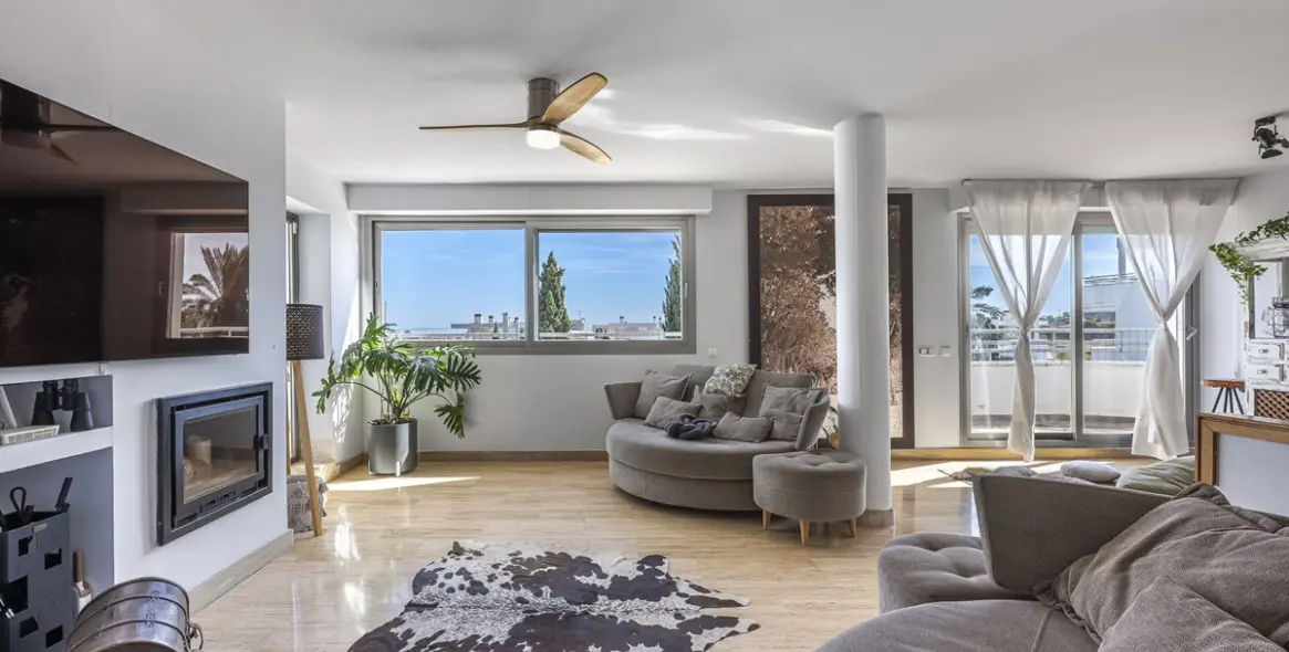 Sale of penthouse duplex in La Cala de Mijas 2