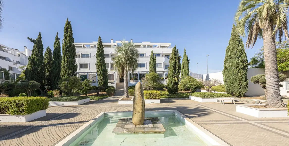 Sale of penthouse duplex in La Cala de Mijas 44