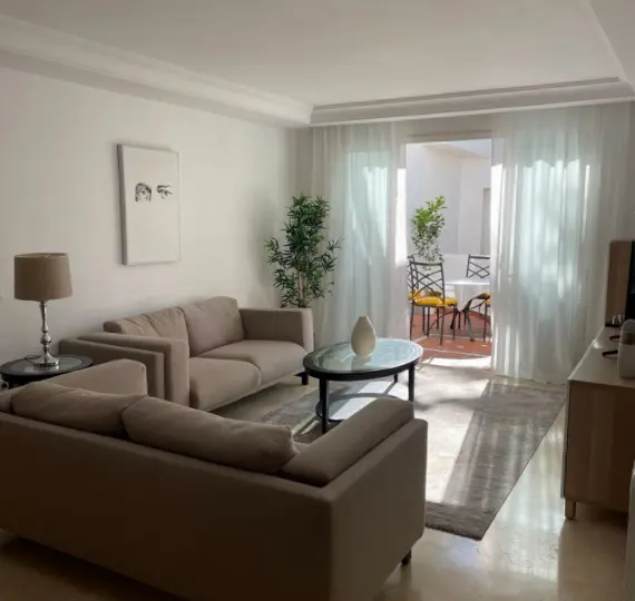 Sale of middle floor apartment in Nueva Andalucía