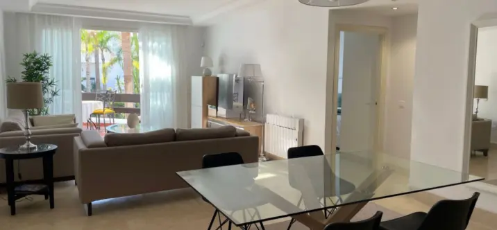 Sale of middle floor apartment in Nueva Andalucía 2