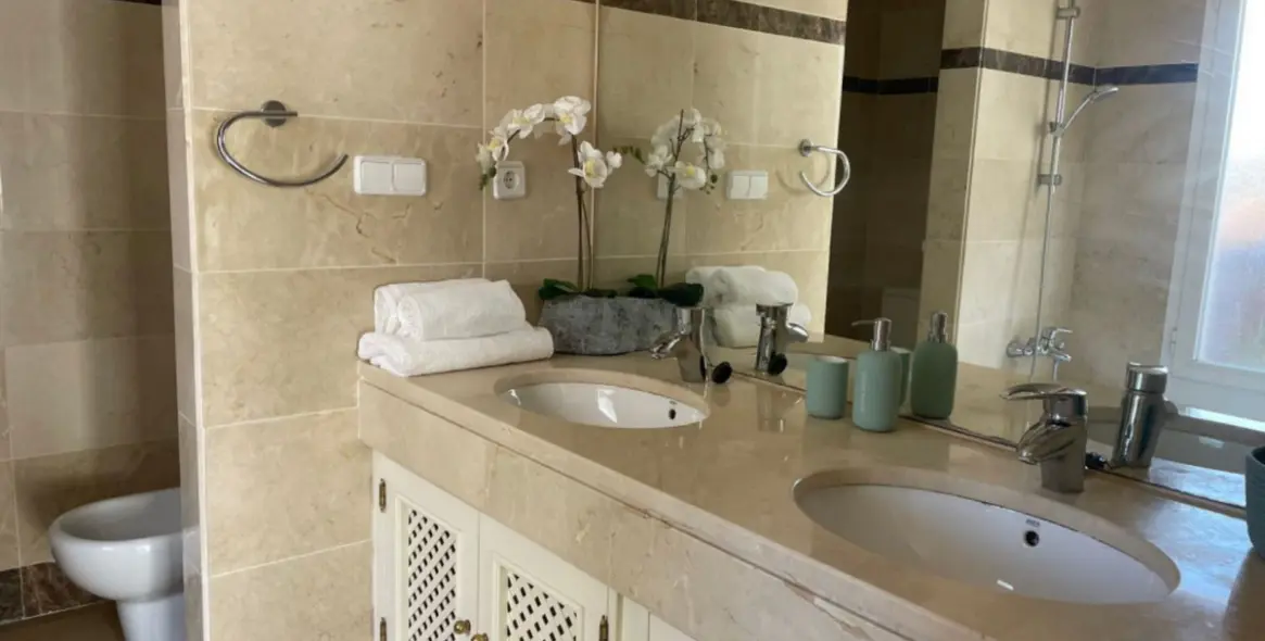 Продажа апартаментов на среднем этаже в Nueva Andalucía 16