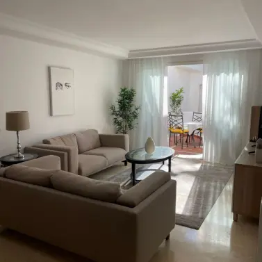 Venta de apartamento en planta media en Nueva Andalucía