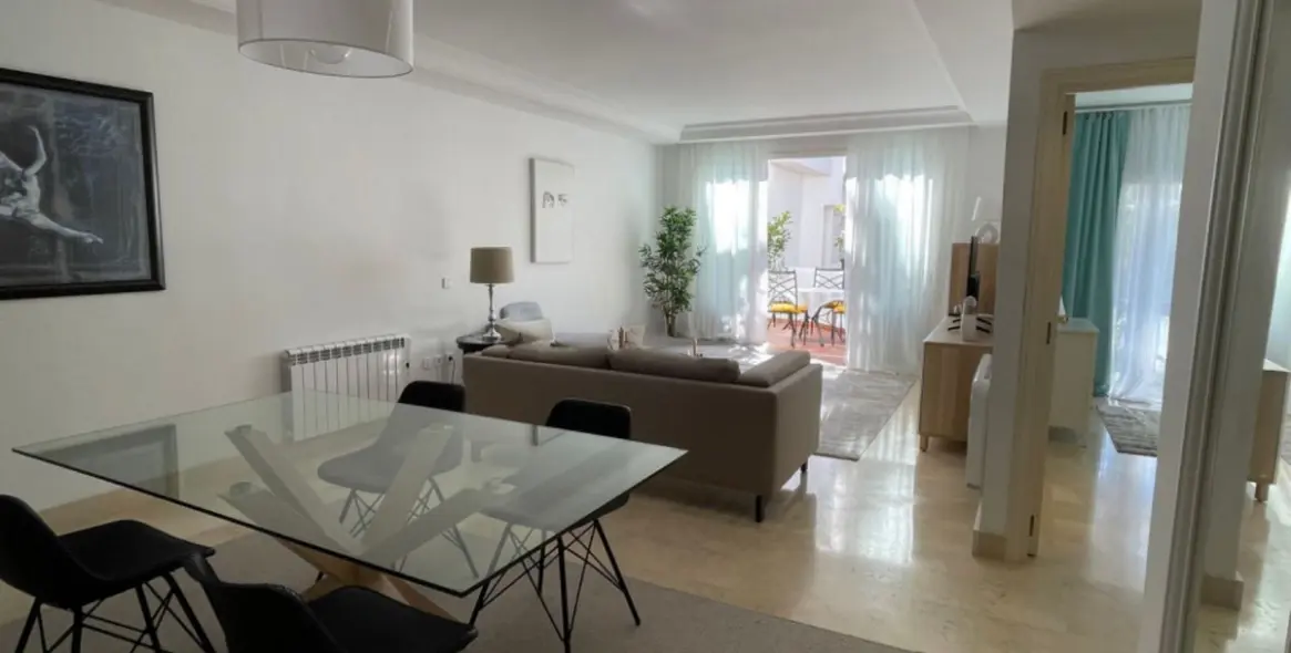 Sale of middle floor apartment in Nueva Andalucía 2