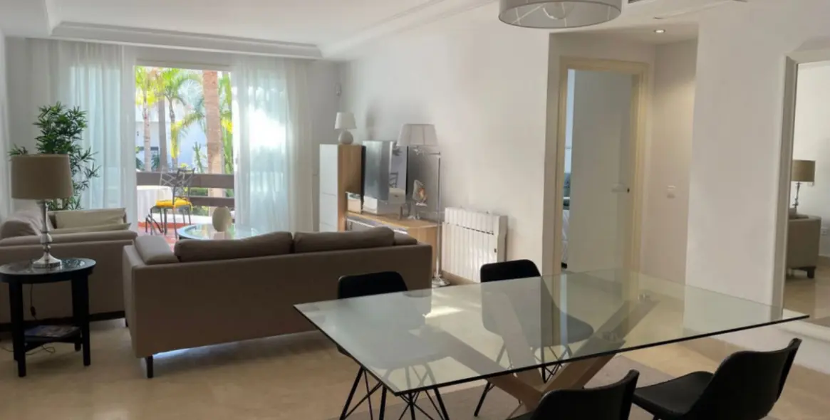 Sale of middle floor apartment in Nueva Andalucía 3