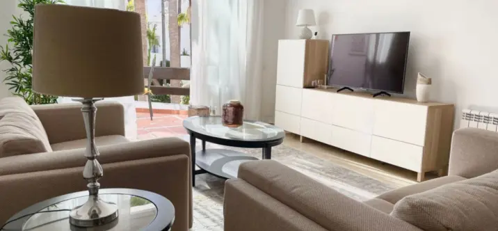 Venta de apartamento en planta media en Nueva Andalucía 4