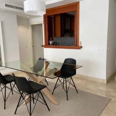 Venta de apartamento en planta media en Nueva Andalucía