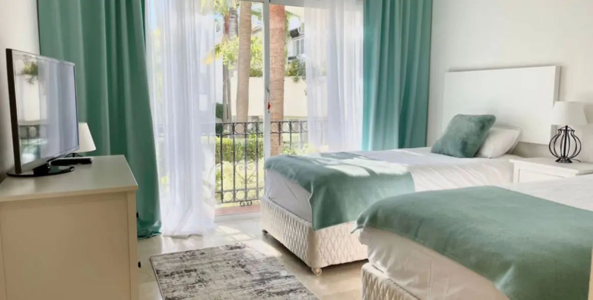 Sale of middle floor apartment in Nueva Andalucía 15