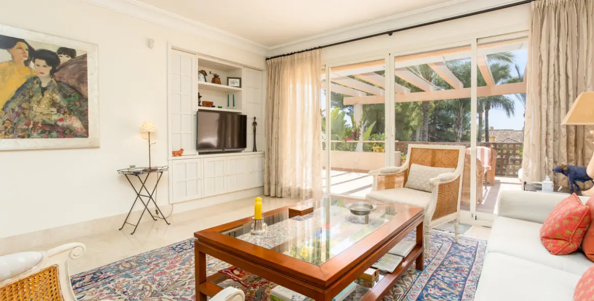 Продажа апартаментов на среднем этаже в Río Real 2