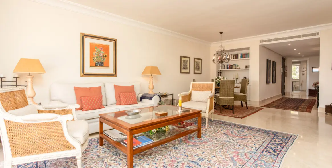 Продажа апартаментов на среднем этаже в Río Real 3