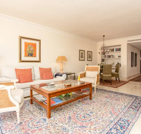 Продажа апартаментов на среднем этаже в Río Real