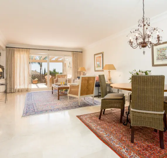 Продажа апартаментов на среднем этаже в Río Real