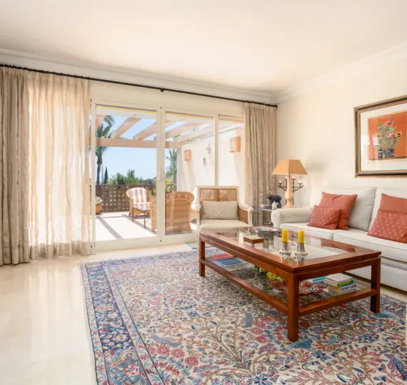 Продажа апартаментов на среднем этаже в Río Real