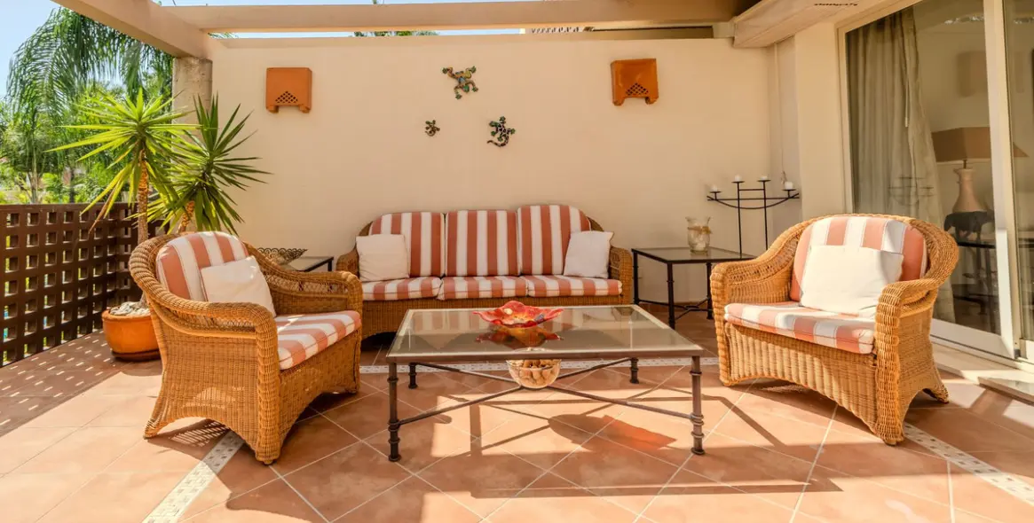 Продажа апартаментов на среднем этаже в Río Real 7