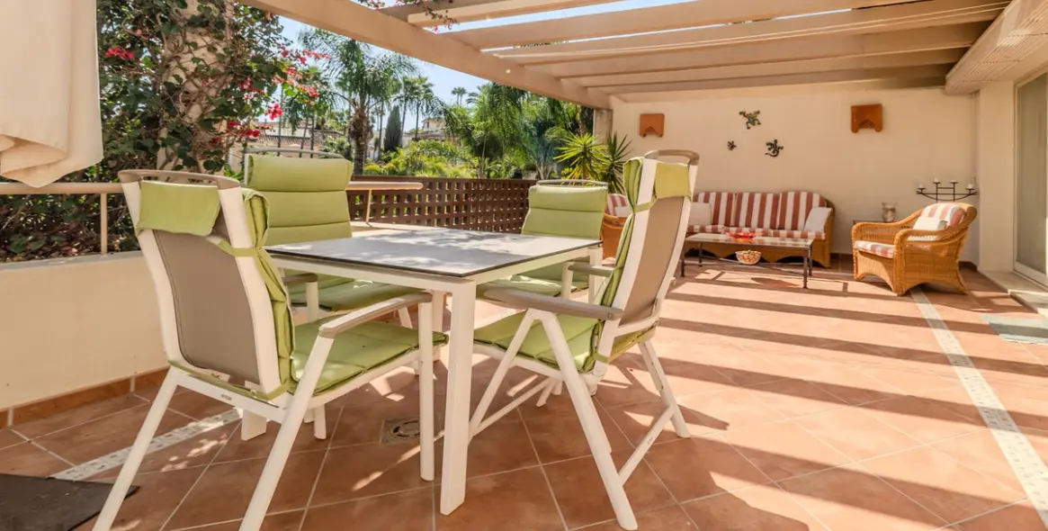 Продажа апартаментов на среднем этаже в Río Real 8