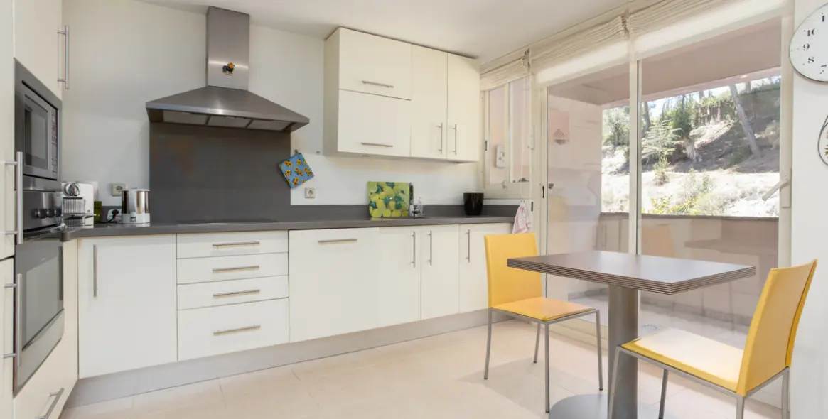 Продажа апартаментов на среднем этаже в Río Real 11