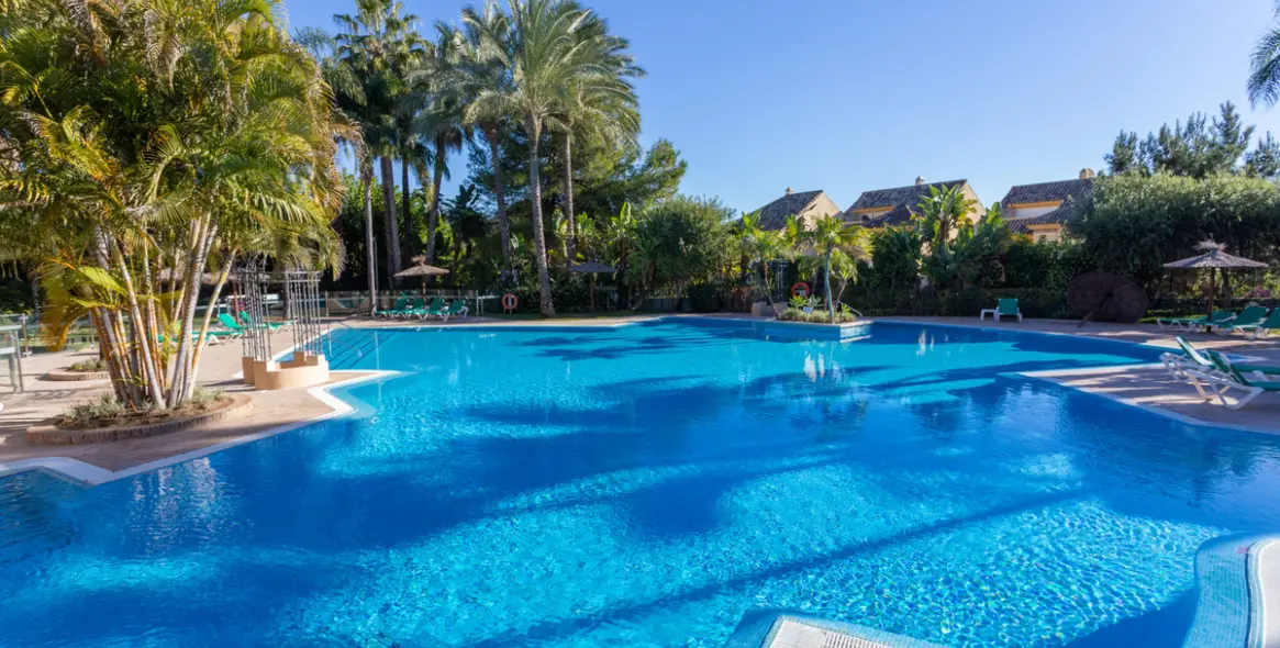 Продажа апартаментов на среднем этаже в Río Real 14