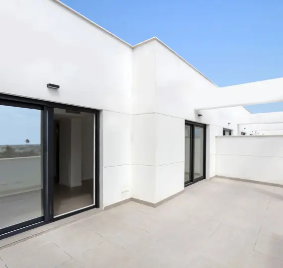 Sale of penthouse in Estepona