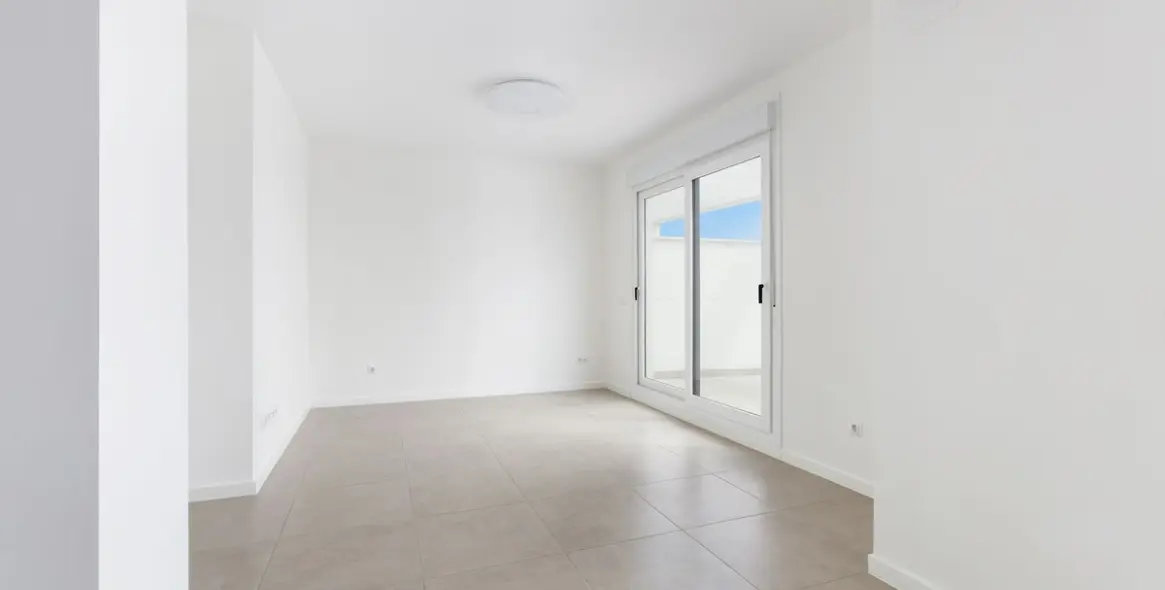 Sale of penthouse in Estepona 5