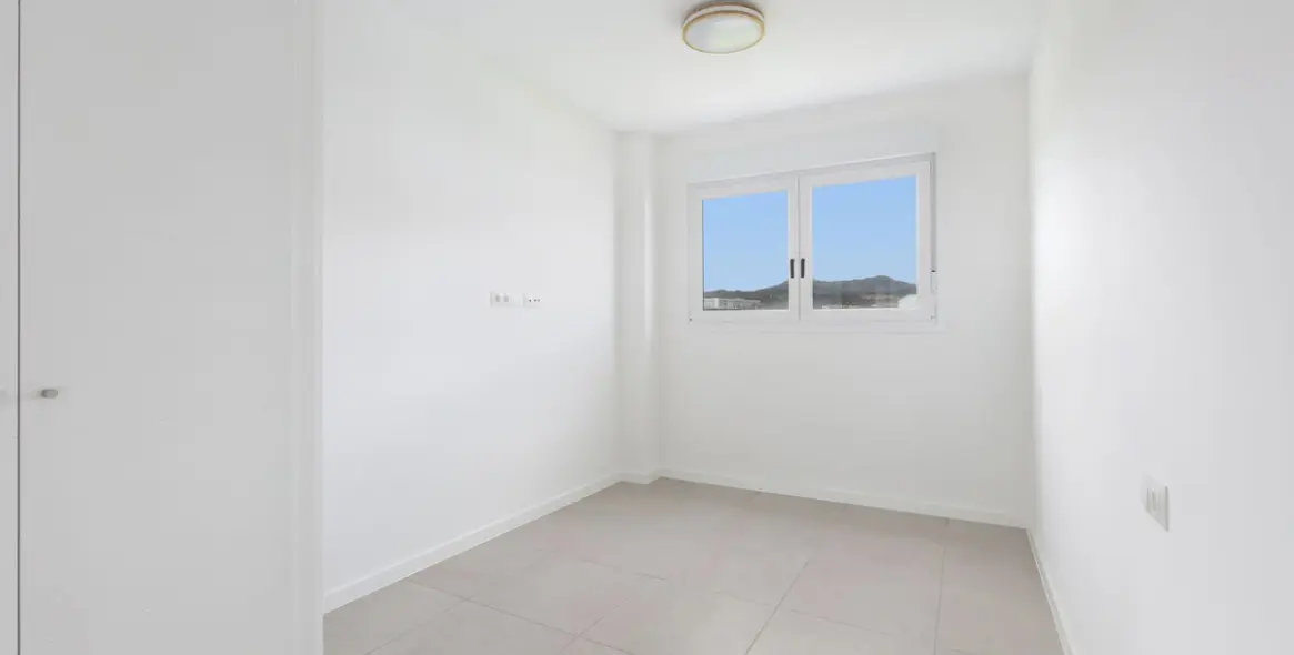 Sale of penthouse in Estepona 10