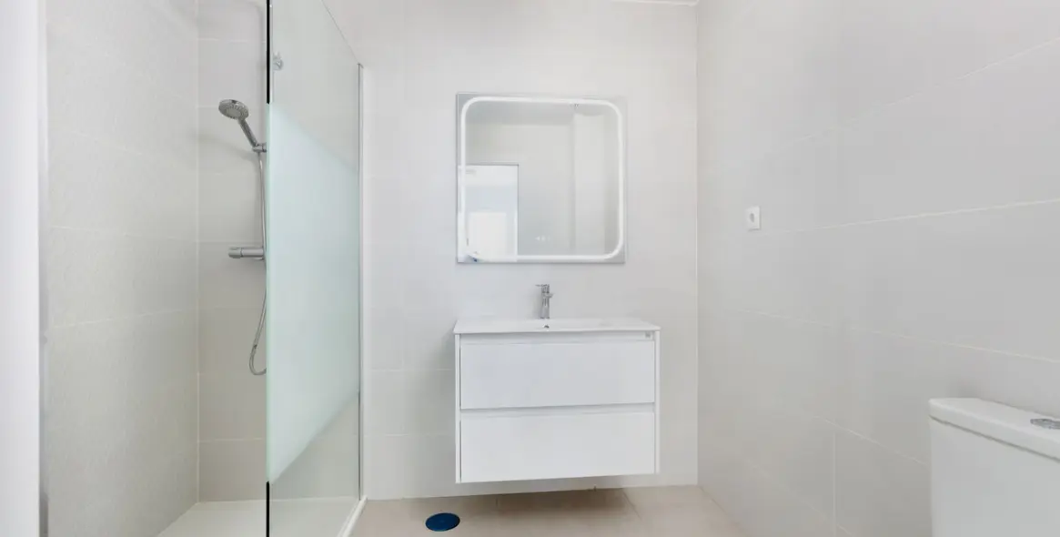 Sale of penthouse in Estepona 11