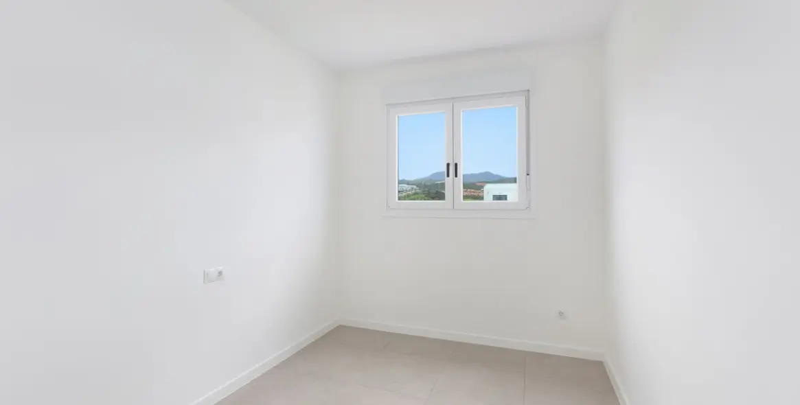 Sale of penthouse in Estepona 13