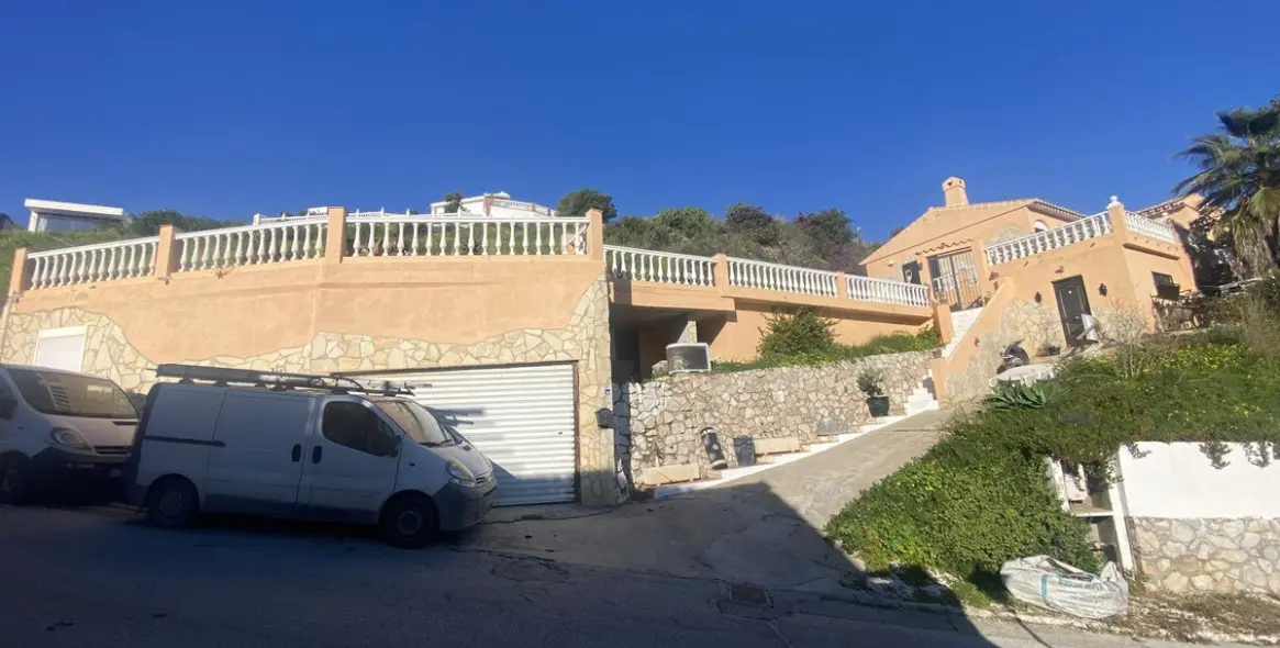 Sale of detached villa in Mijas Costa 2