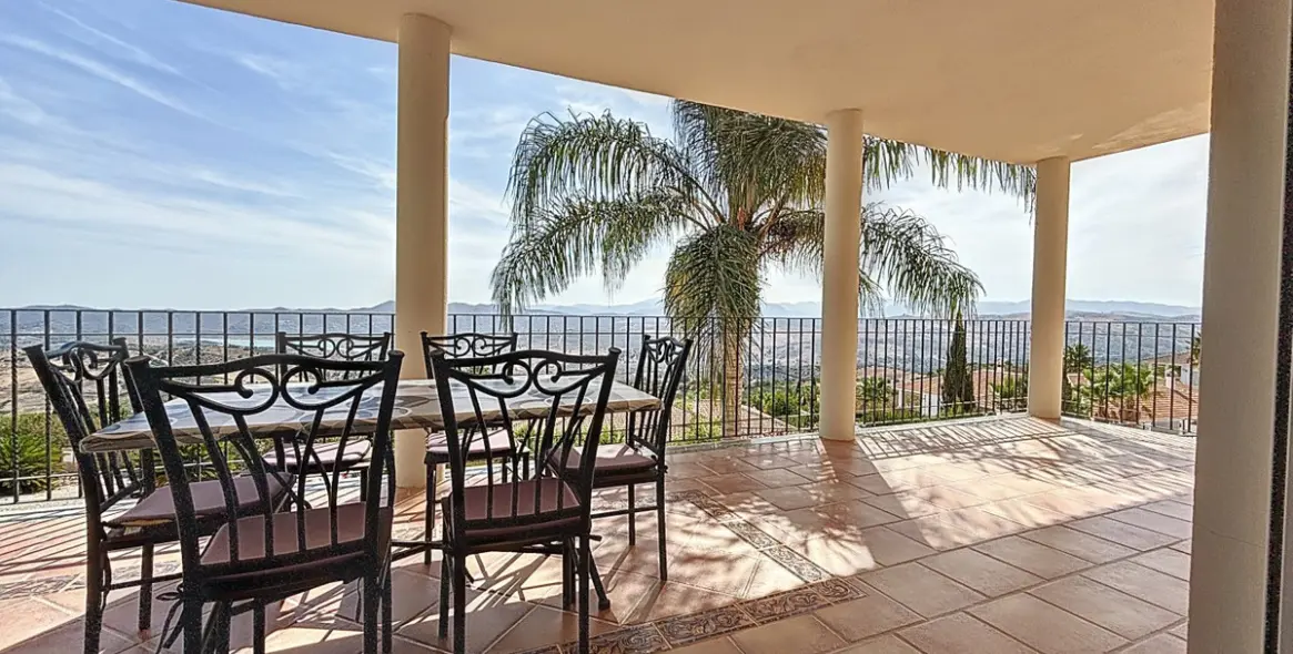 Venta de villa independiente en Periana 15