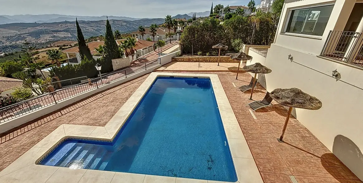 Venta de villa independiente en Periana 18