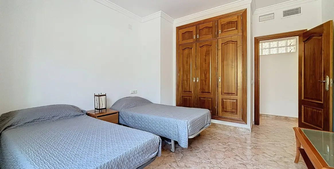 Продажа  отдельно стоящей виллы в Periana 24