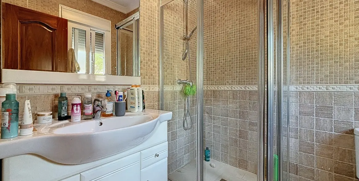 Продажа  отдельно стоящей виллы в Periana 26