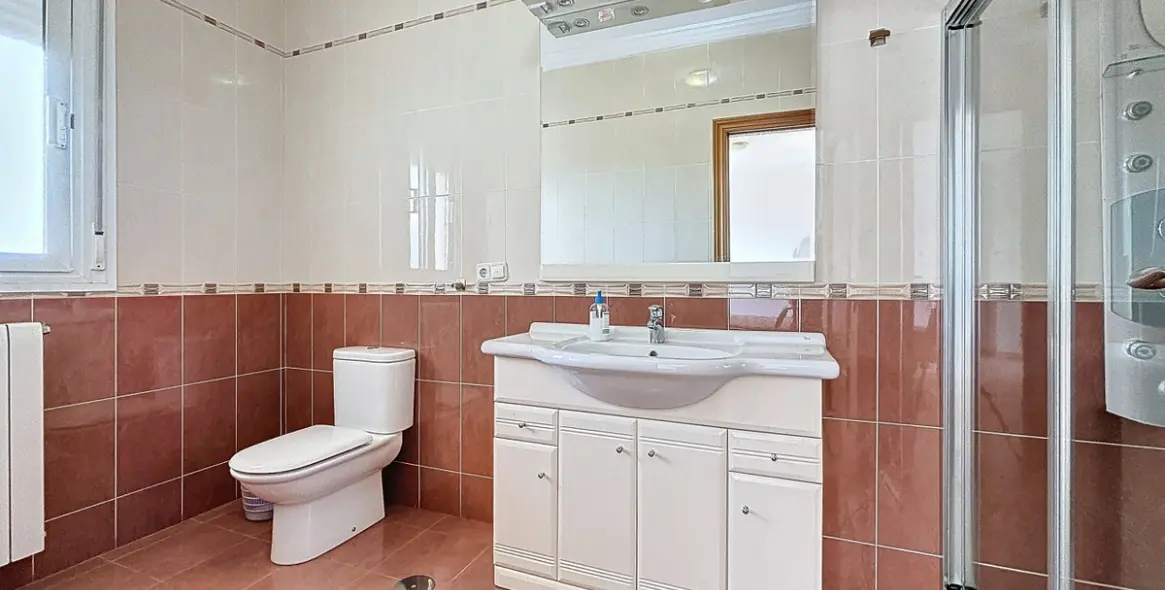 Продажа  отдельно стоящей виллы в Periana 31