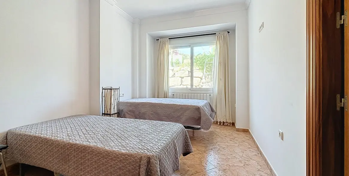 Продажа  отдельно стоящей виллы в Periana 34