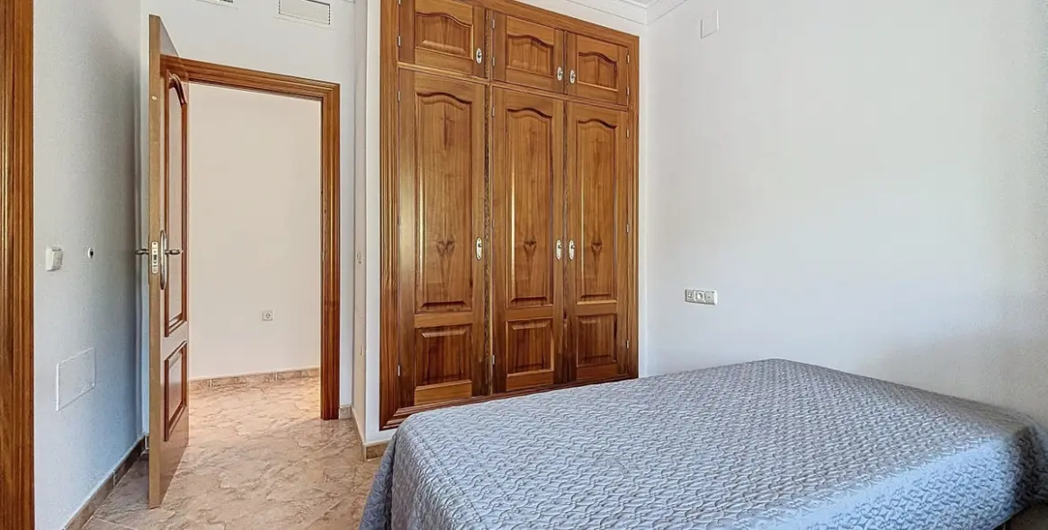 Продажа  отдельно стоящей виллы в Periana 35