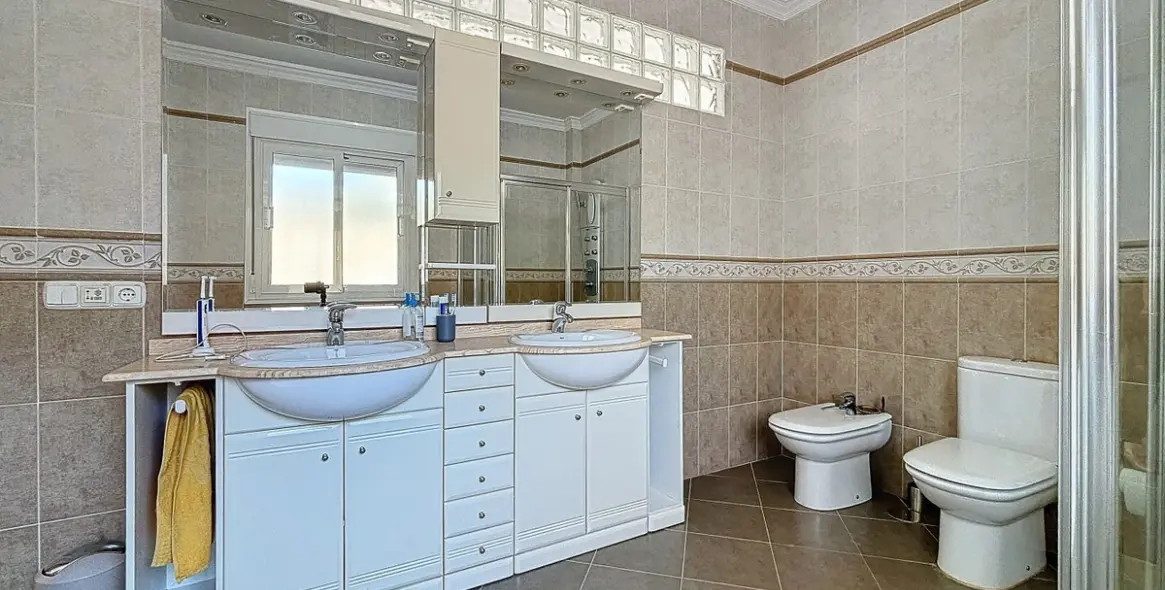 Продажа  отдельно стоящей виллы в Periana 42