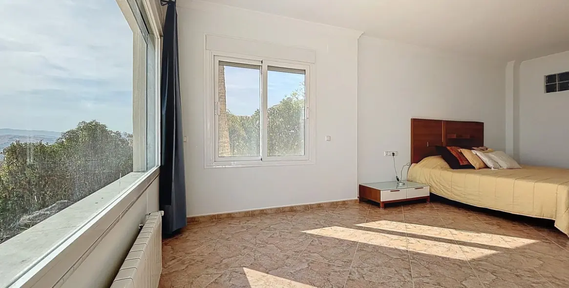 Продажа  отдельно стоящей виллы в Periana 47