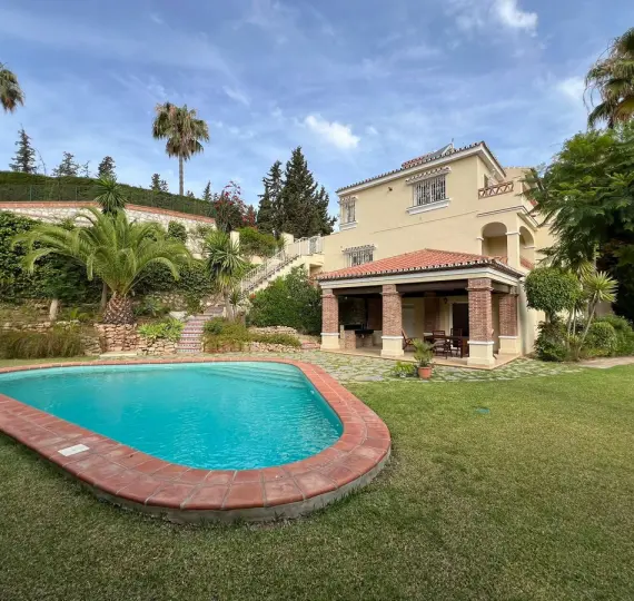 Venta de villa independiente en Campo Mijas