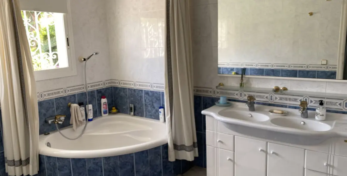 Sale of detached villa in Campo Mijas 17