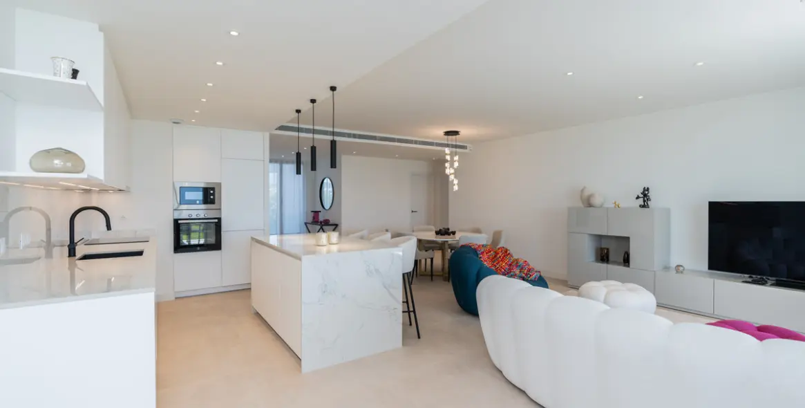 Sale of ground floor apartment in Casares 7