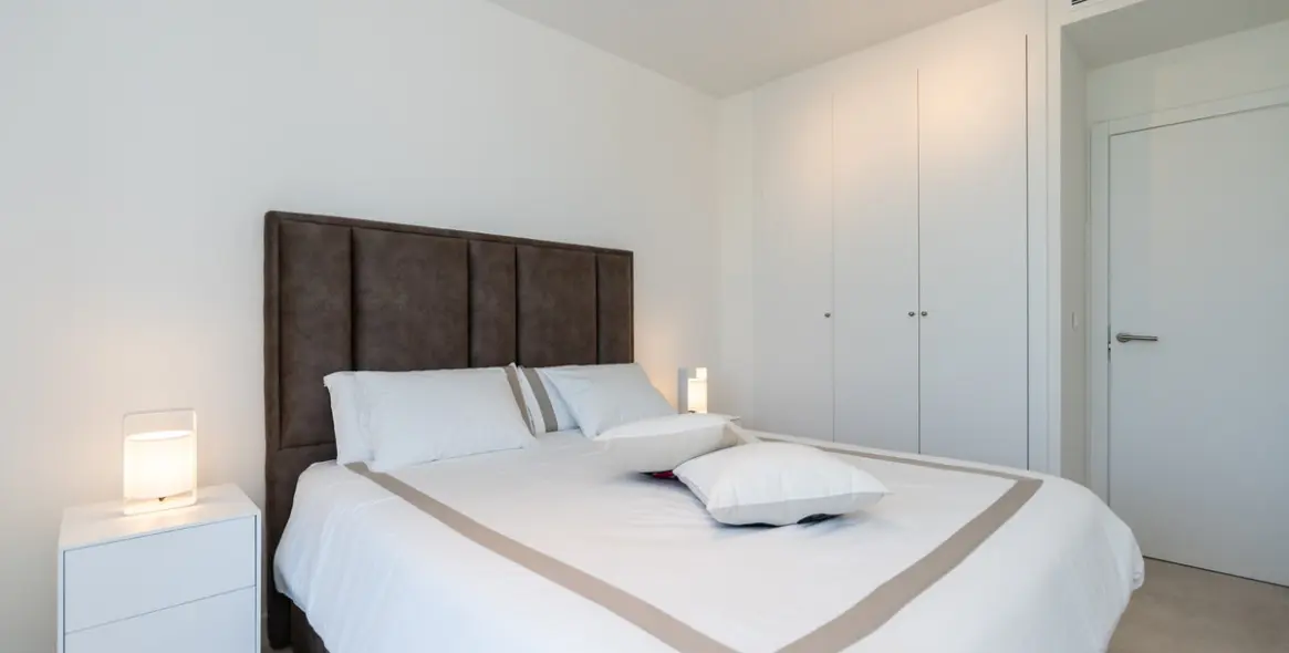 Sale of ground floor apartment in Casares 13
