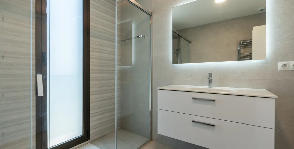 Sale of ground floor apartment in Casares 15