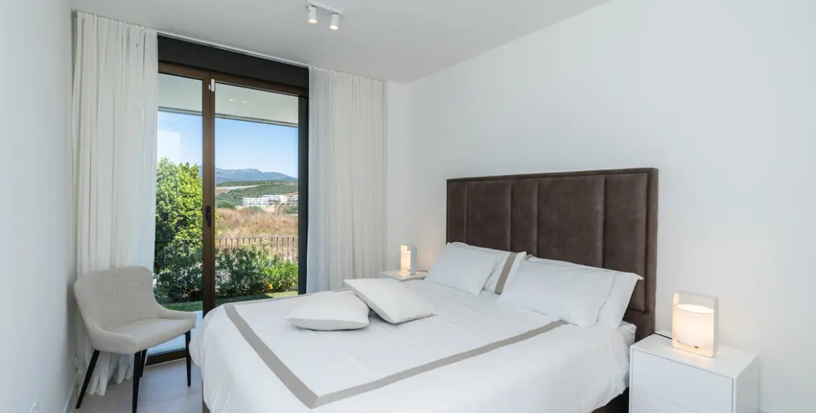 Sale of ground floor apartment in Casares 17